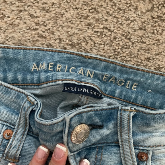AE light jean size 4 with styled wear - Picture 2 of 5